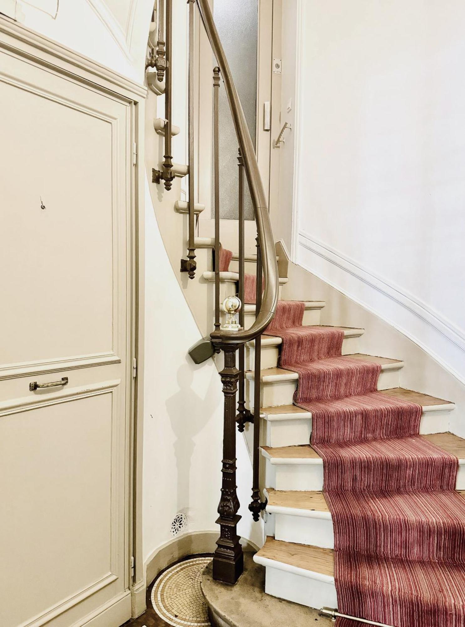 Climatise Pour 1 Ou 2 Personnes Au 109 Avenue Mozart 16 Appartement *